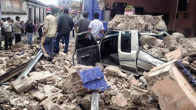 Fotos: decenas de víctimas fatales y un centenar de desparecidos tras el terremoto en Guateamala