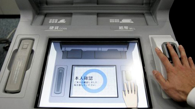 Banco en Japón cambia tarjetas por reconocimiento de venas