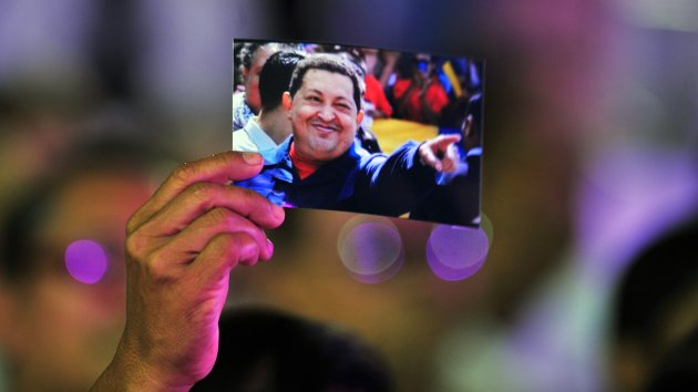 Chávez muestra una leve mejoría y desea una feliz Navidad a Venezuela